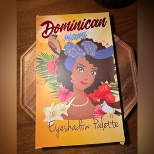 Dominican eyeshadow palette